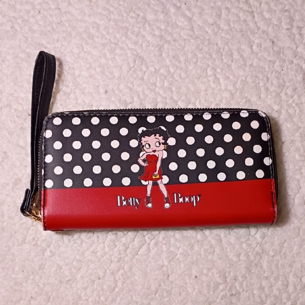 Betty Boop Polka Dot Walletโ